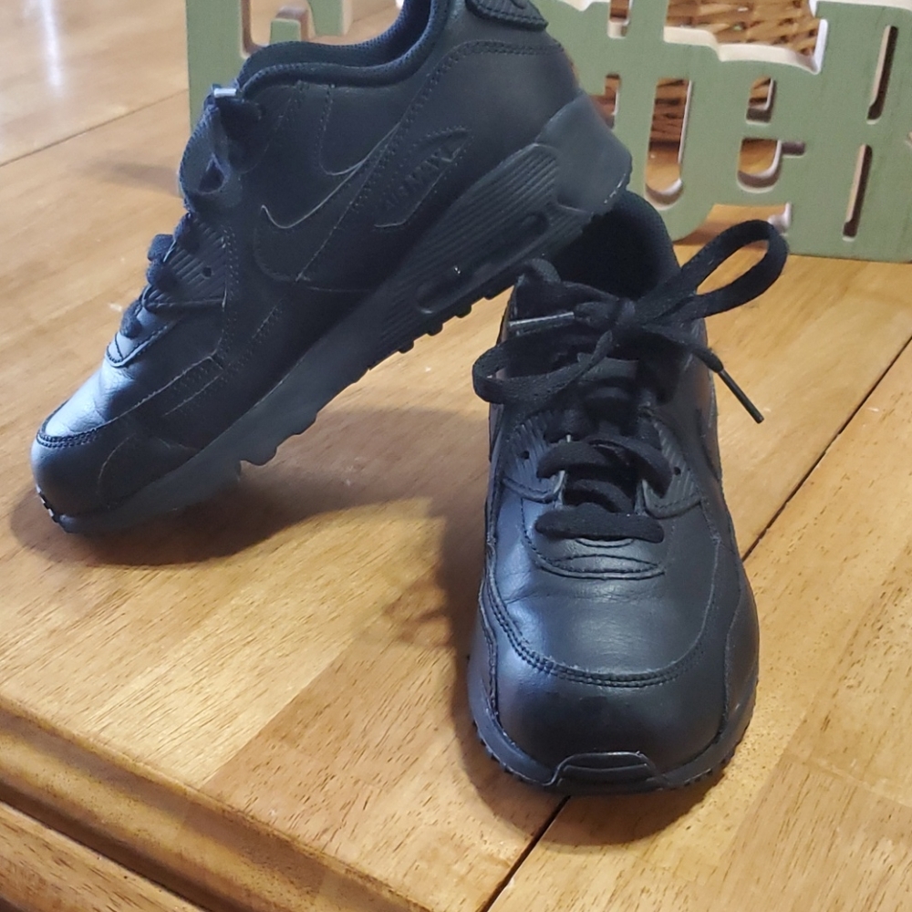 Nike Tennis Shoes
